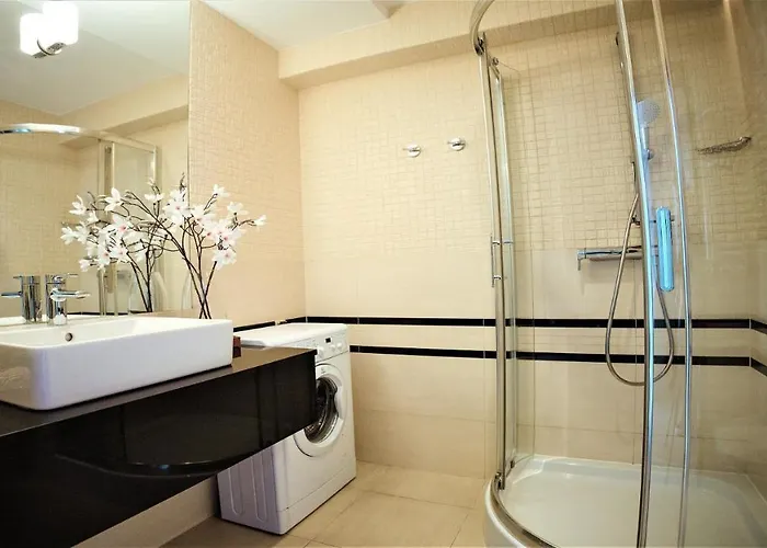 Kosciuszki, Sun & Snow *